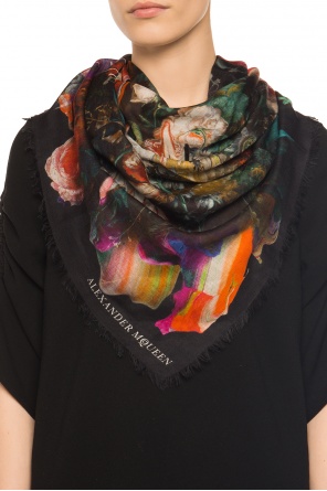Floral motif shawl, zdjęcie 2 Floral motif shawl od Alexander McQueen